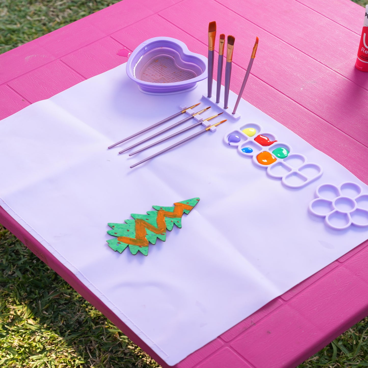 Silicone Painting Mat with Heart shaped Water Cup + Painting Box